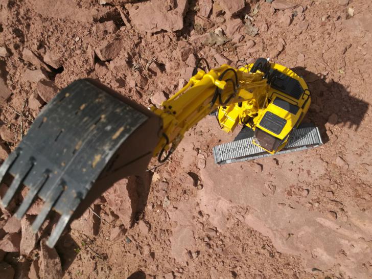 Komatsu PC228